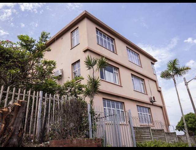 2 BEDROOM APARTMENT FOR SALE IN WINDERMERE